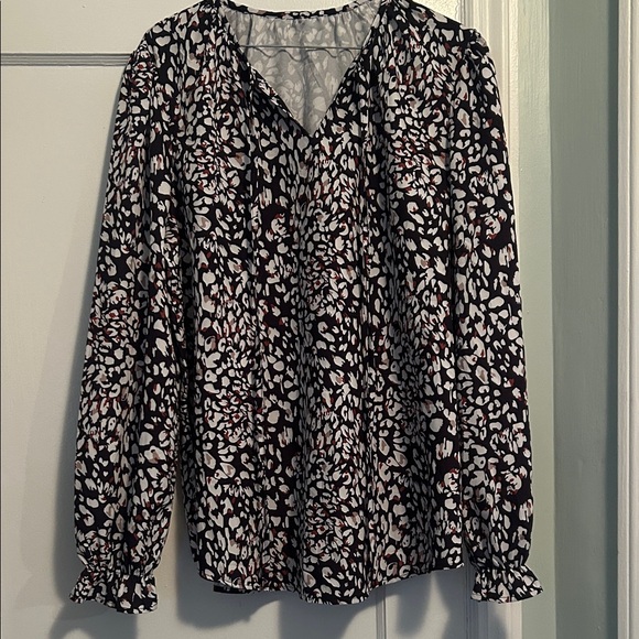 Amazon Essentials Tops - Amazon Essentials Black and White Patterned Blouse